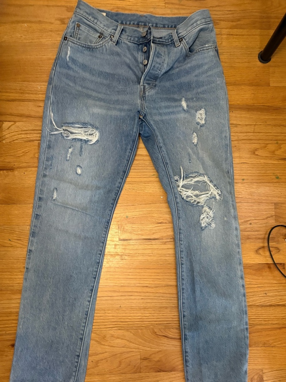 Womens  Levis  29x32 Light Blue Distressed jeans excellent condition